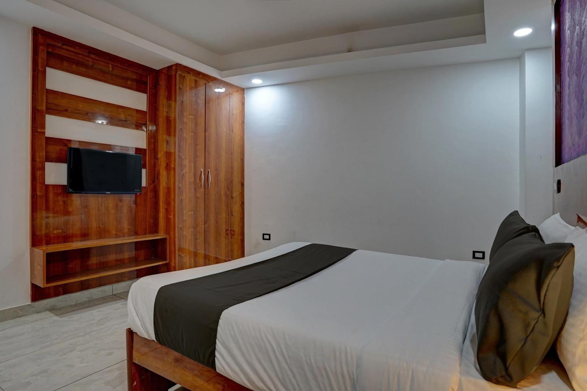 Hotel Hight Krone A Family Hotel Near Igi Airport Delhi نيودلهي المظهر الخارجي الصورة